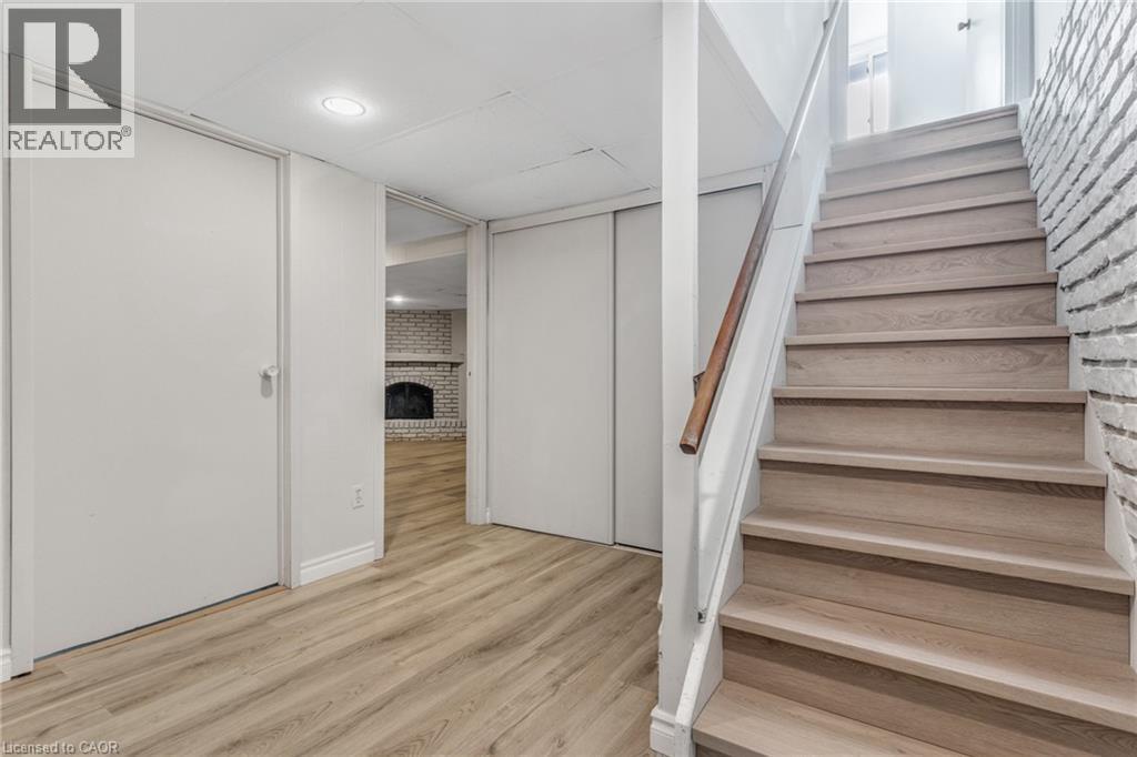 111 MANOR Drive thumbnail 38