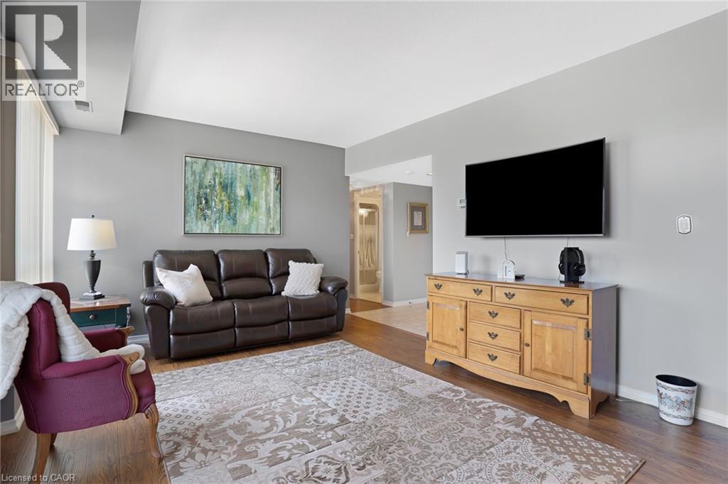 3267 KING Street E Unit# 505 thumbnail 5