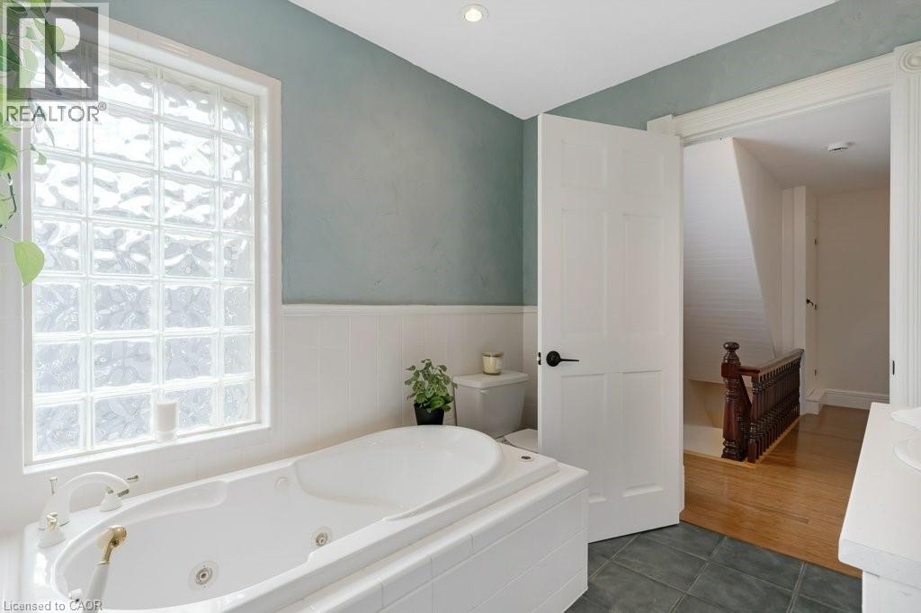 423 WILLIAM Street thumbnail 21