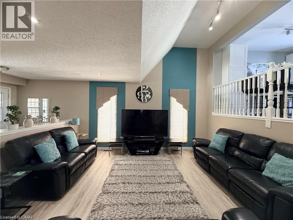 15 GEES Way thumbnail 3