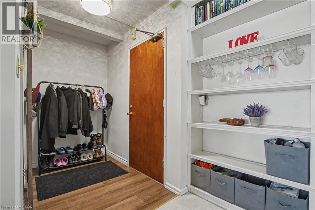 45 WESTMOUNT Road N Unit# 202 thumbnail 9