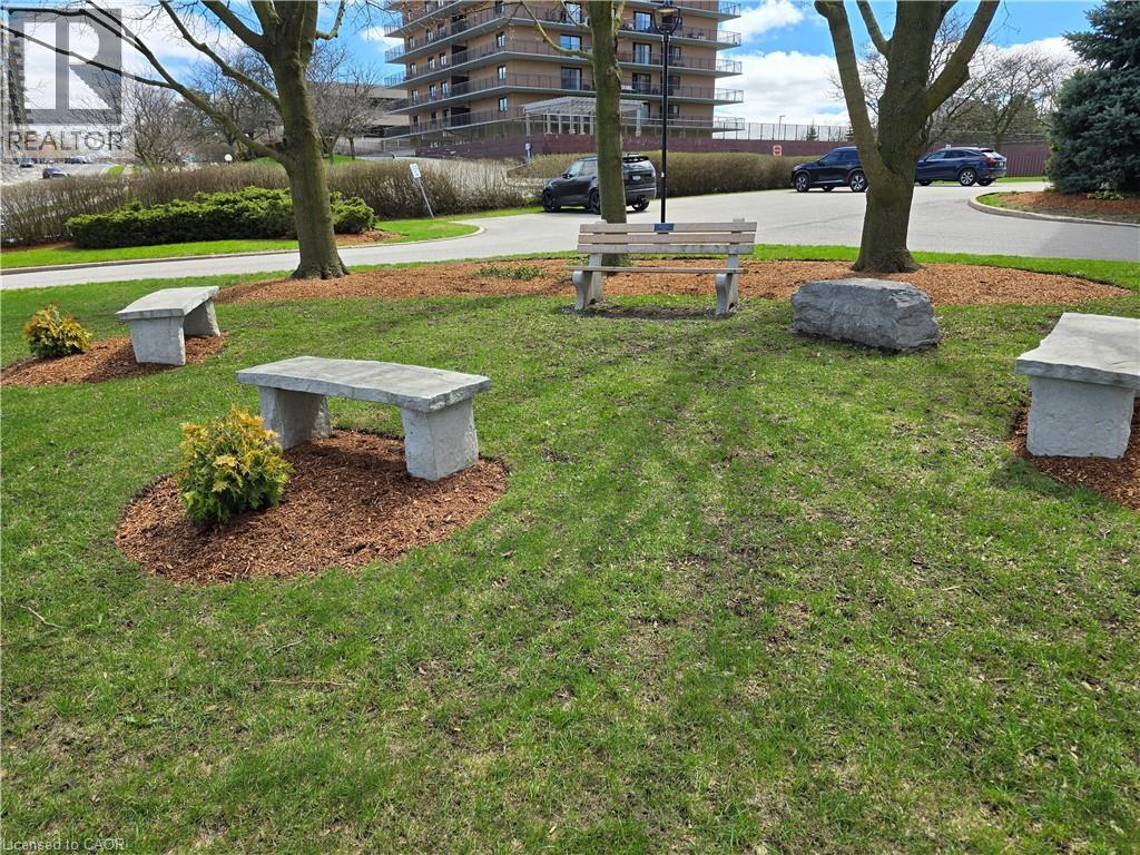 45 WESTMOUNT Road N Unit# 202 thumbnail 4