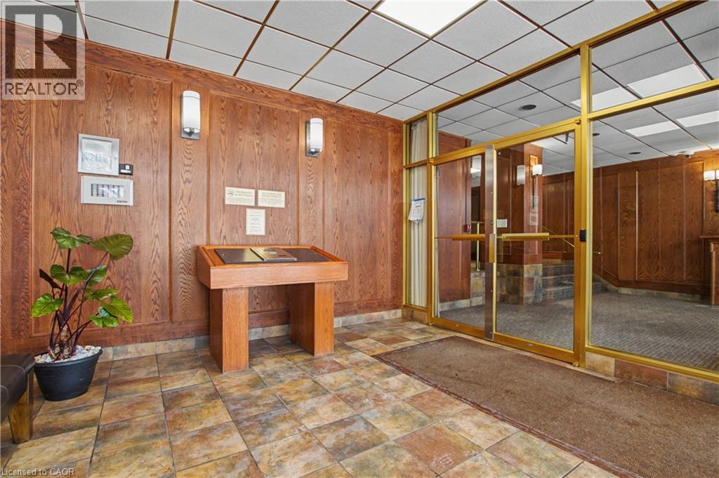 45 WESTMOUNT Road N Unit# 202 thumbnail 5