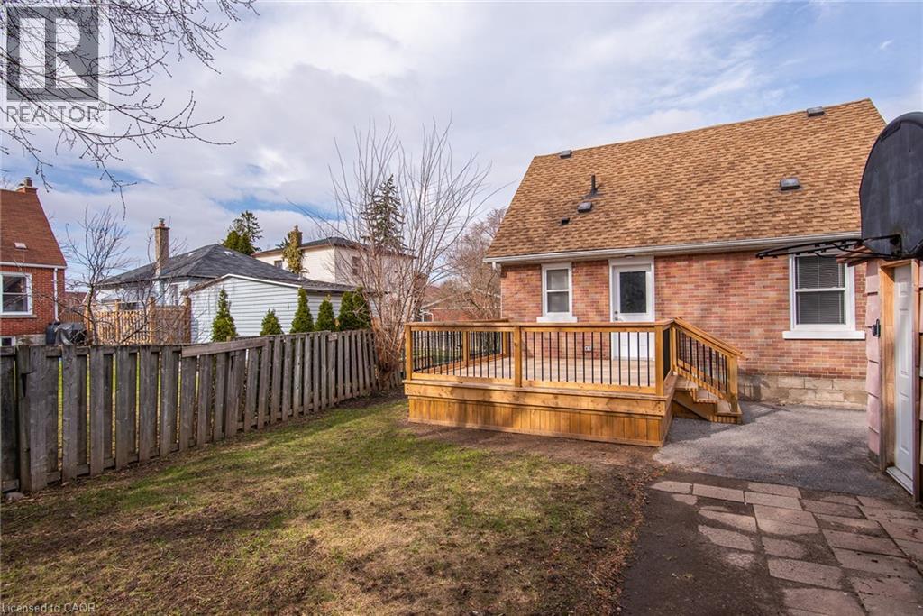 525 COURTLAND Avenue E thumbnail 8