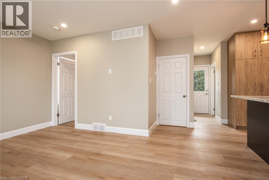 525 COURTLAND Avenue E thumbnail 11