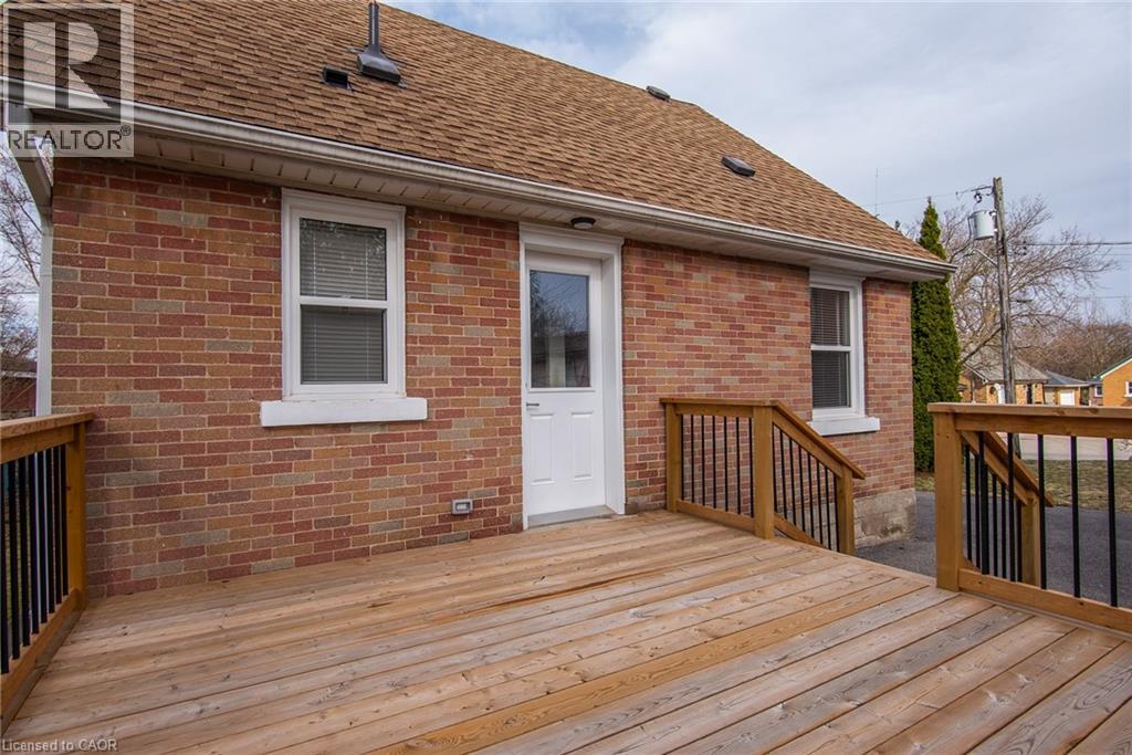 525 COURTLAND Avenue E thumbnail 7