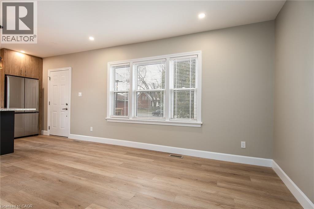 525 COURTLAND Avenue E thumbnail 14