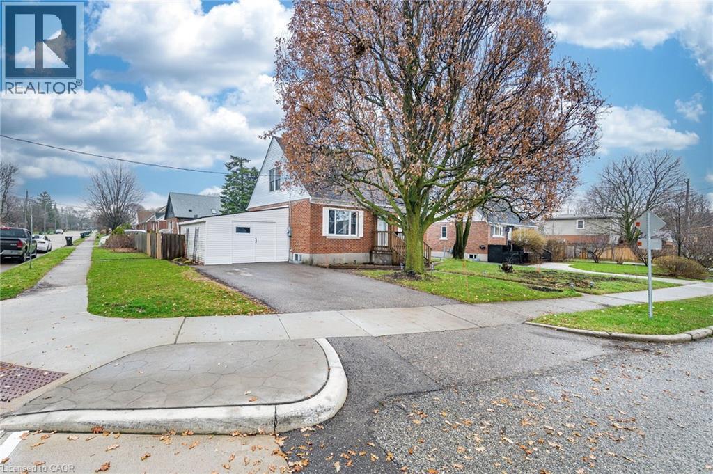 40 N ELLIS Crescent N thumbnail 3