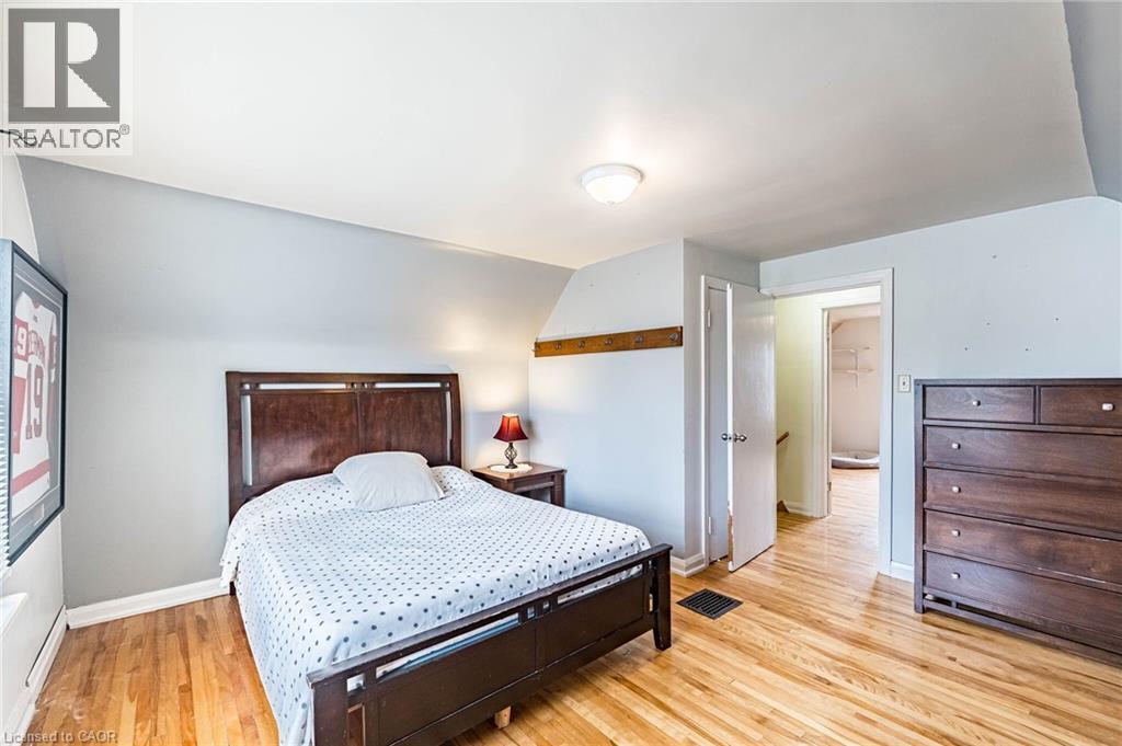 40 N ELLIS Crescent N thumbnail 21