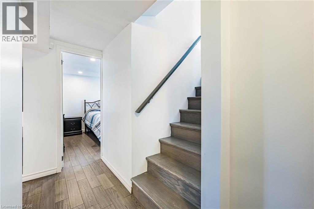 40 N ELLIS Crescent N thumbnail 25