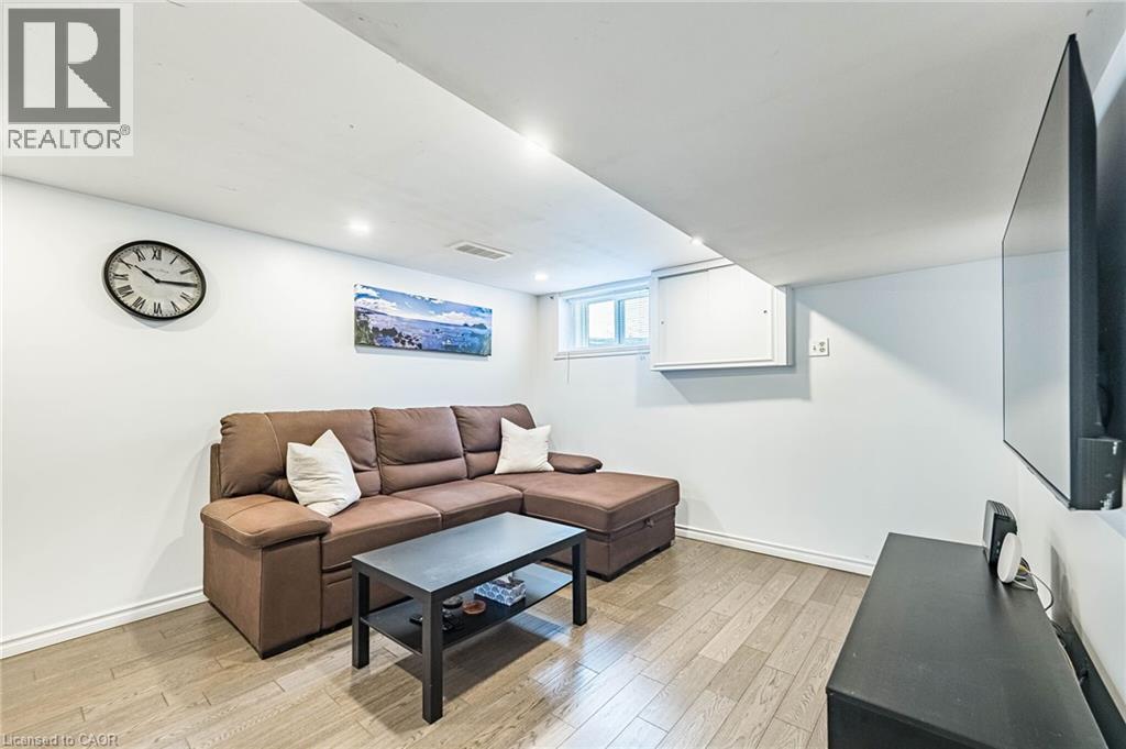 40 N ELLIS Crescent N thumbnail 28