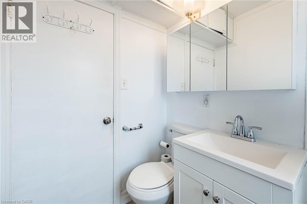 40 N ELLIS Crescent N thumbnail 16