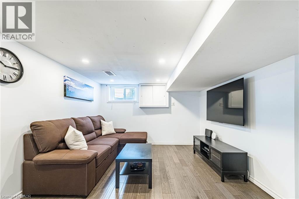 40 N ELLIS Crescent N thumbnail 26