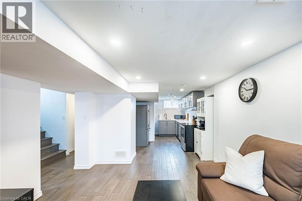 40 N ELLIS Crescent N thumbnail 29