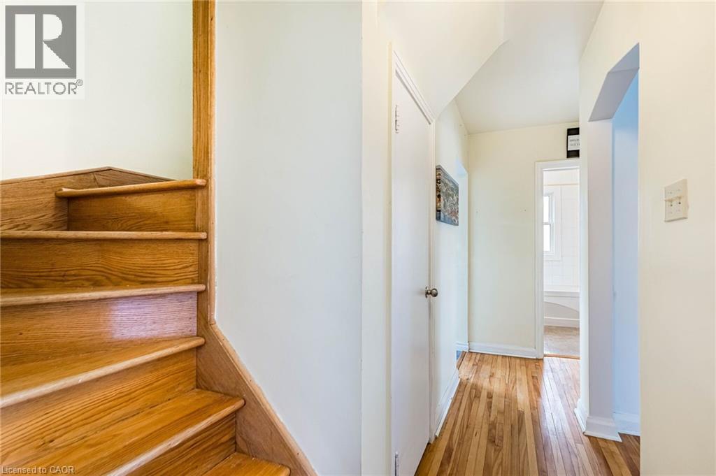 40 N ELLIS Crescent N thumbnail 19