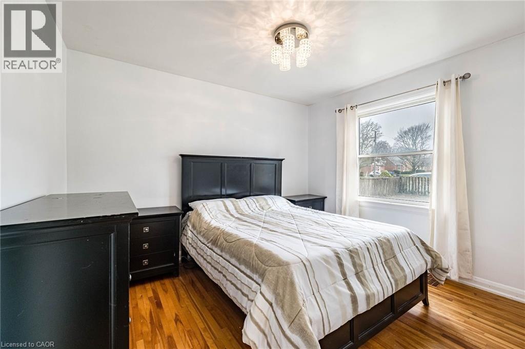 40 N ELLIS Crescent N thumbnail 17