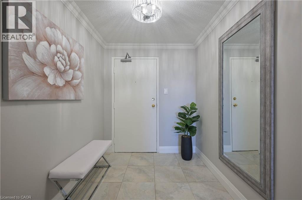 35 GREEN VALLEY Drive Unit# 1612 thumbnail 4