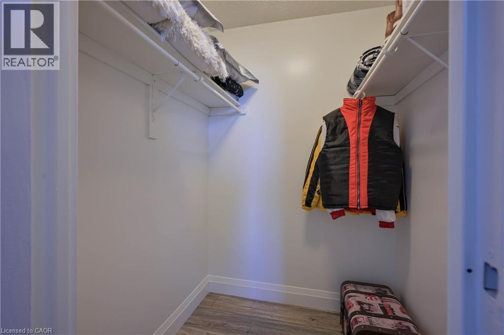 35 GREEN VALLEY Drive Unit# 1612 thumbnail 18