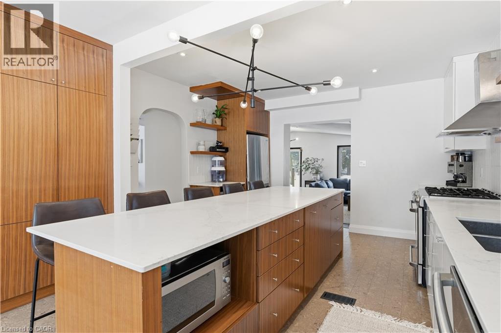 115 ROSLIN Avenue S thumbnail 8