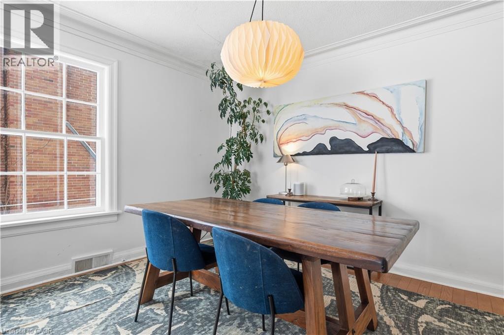 115 ROSLIN Avenue S thumbnail 14