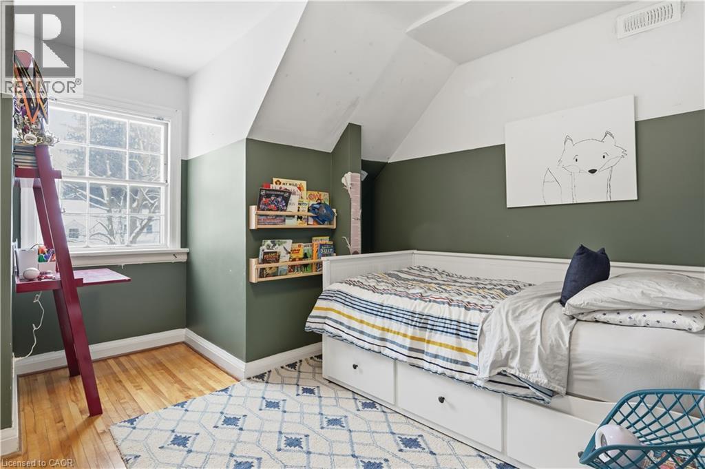 115 ROSLIN Avenue S thumbnail 23