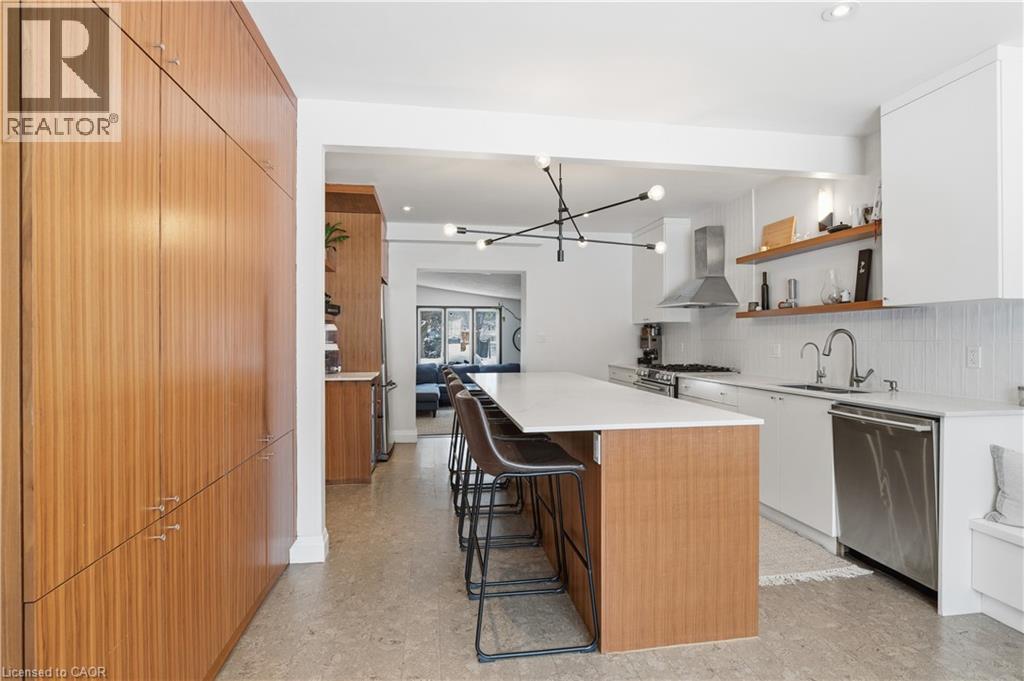 115 ROSLIN Avenue S thumbnail 9