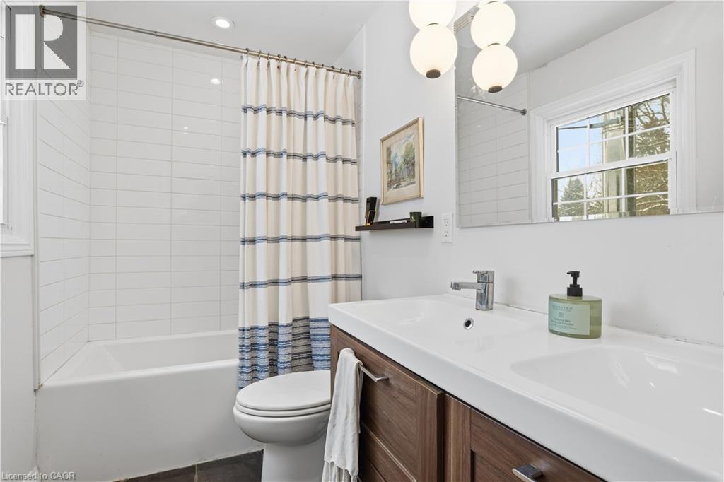 115 ROSLIN Avenue S thumbnail 19