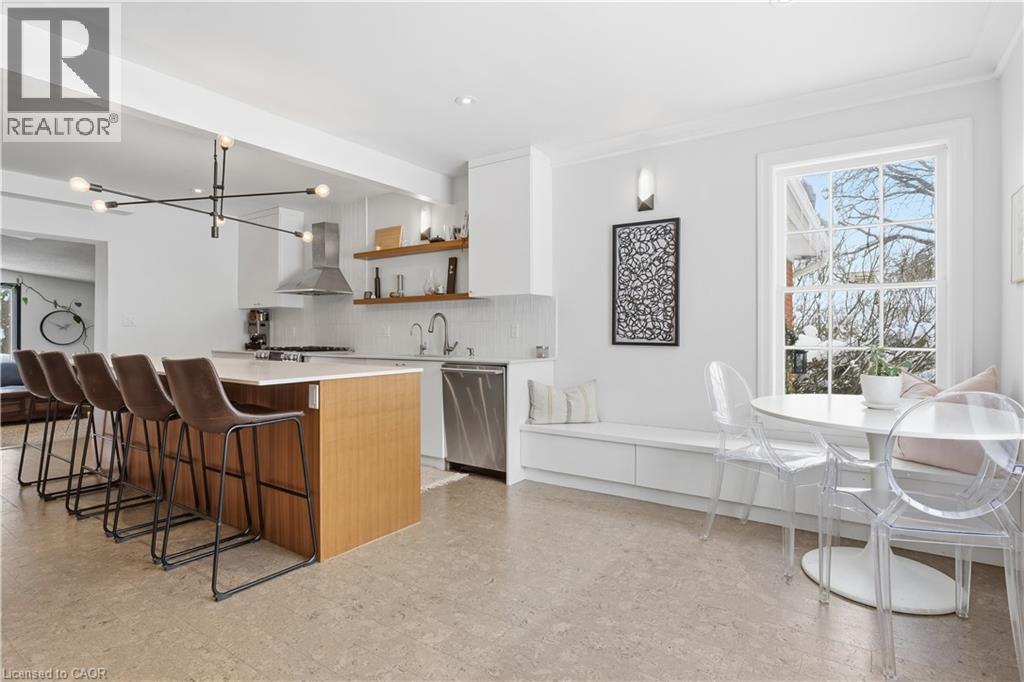 115 ROSLIN Avenue S thumbnail 5