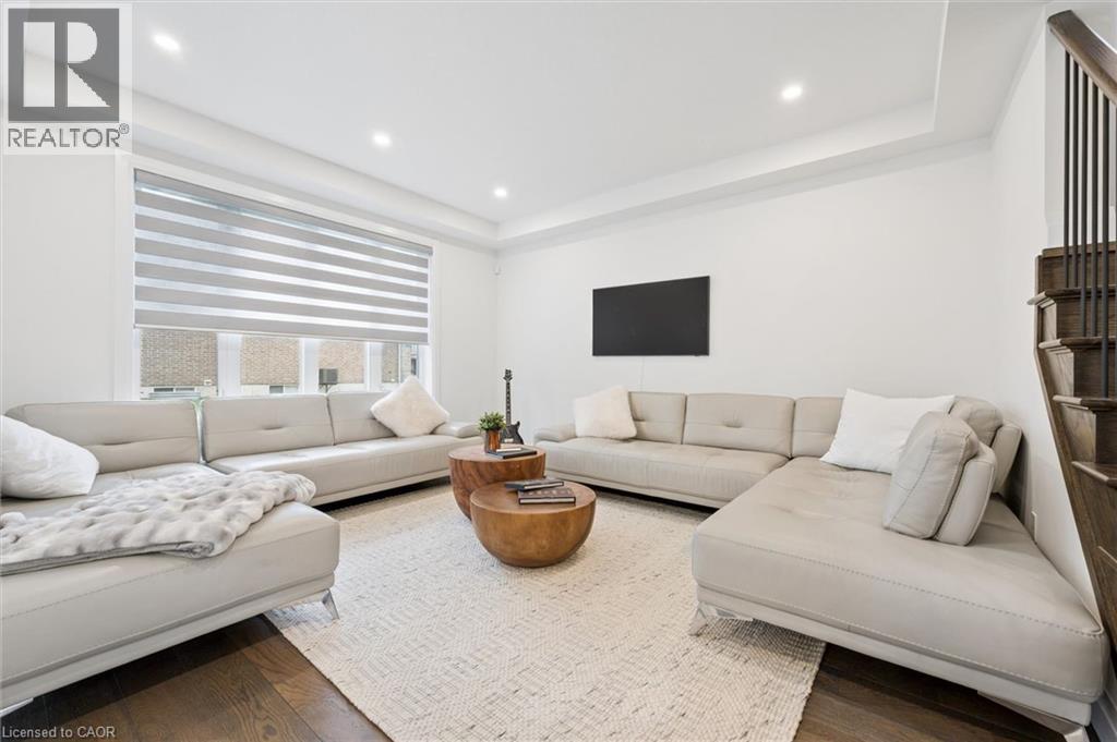 213 FALLOWFIELD Drive thumbnail 8