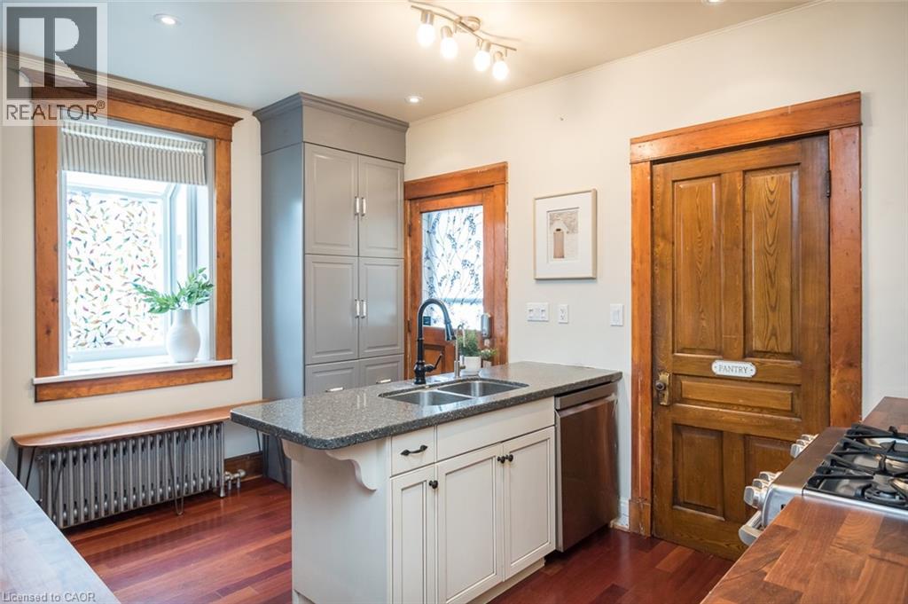 207 WATERLOO Street N thumbnail 13