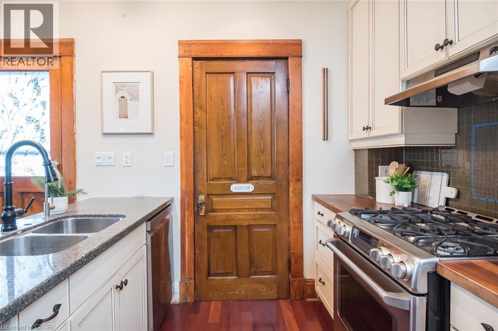 207 WATERLOO Street N thumbnail 14