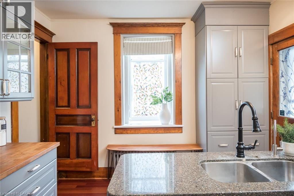 207 WATERLOO Street N thumbnail 19