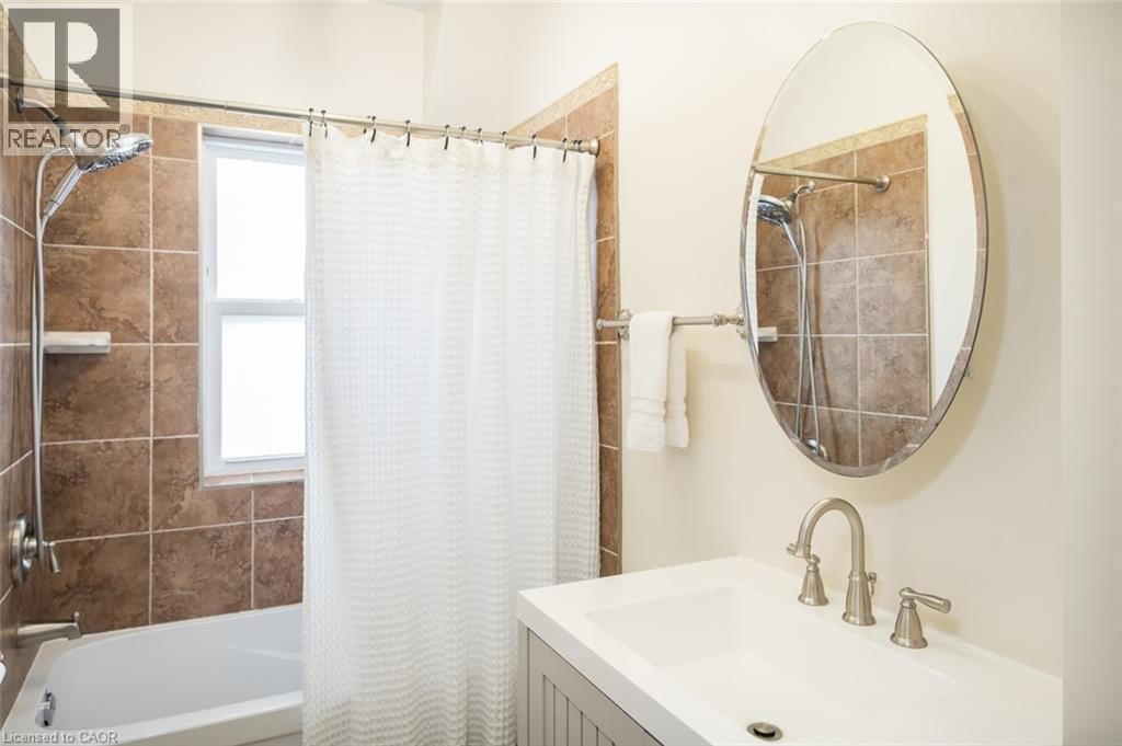 207 WATERLOO Street N thumbnail 31