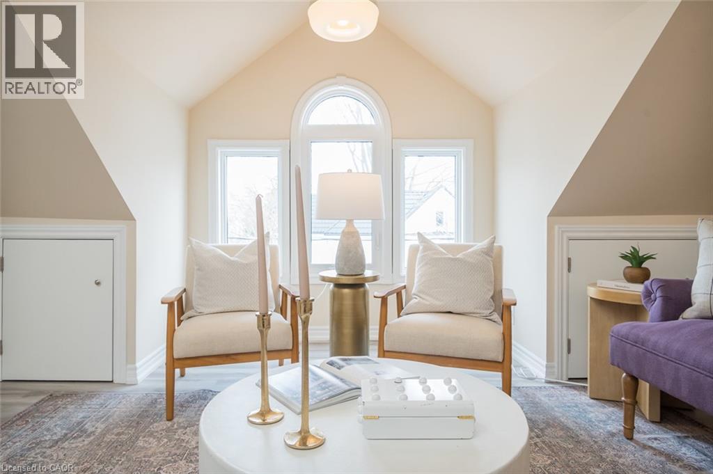 207 WATERLOO Street N thumbnail 33