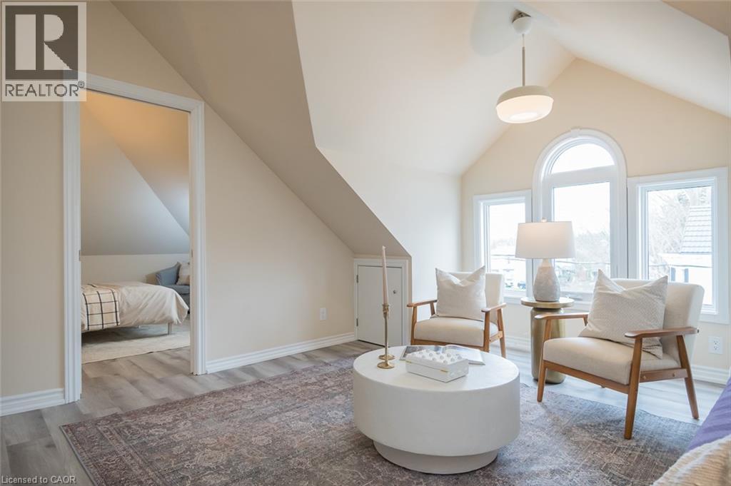 207 WATERLOO Street N thumbnail 34