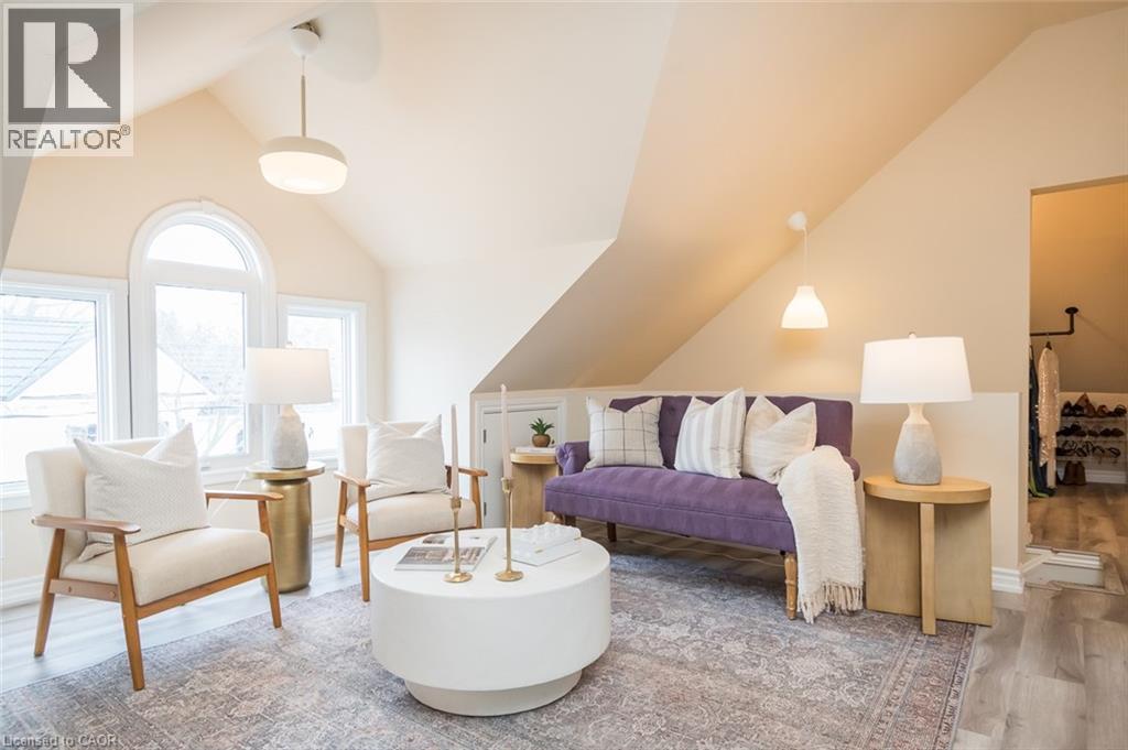 207 WATERLOO Street N thumbnail 35