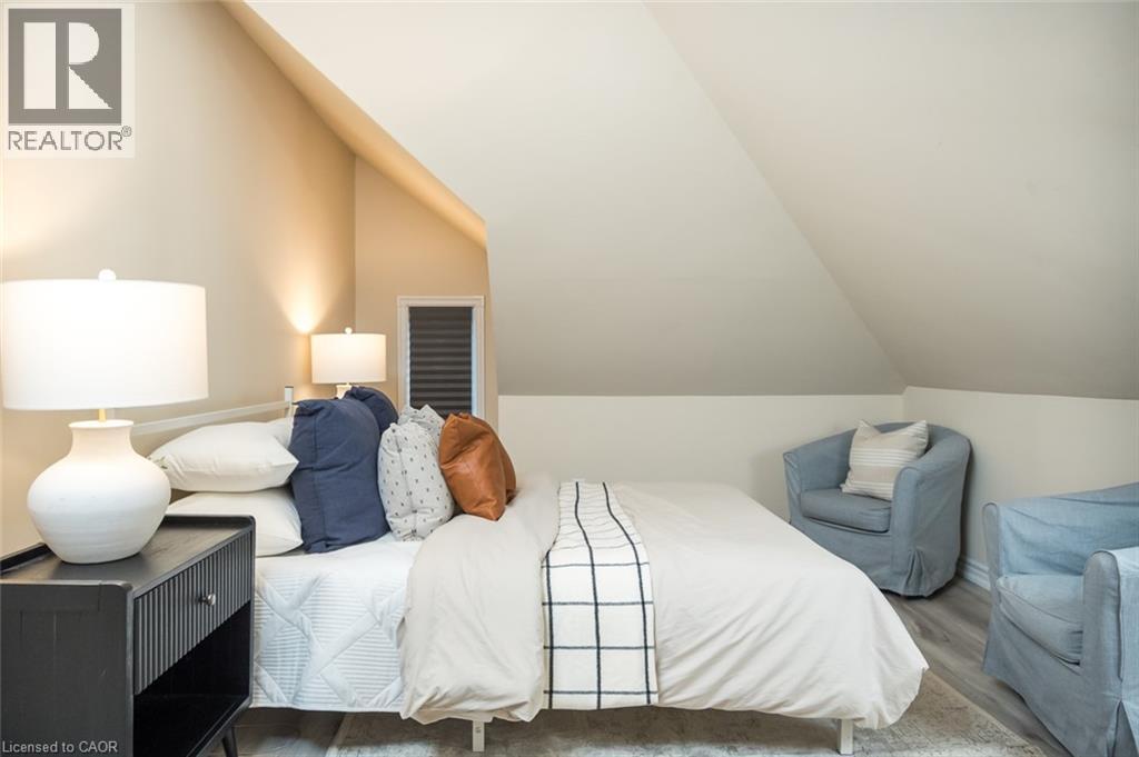 207 WATERLOO Street N thumbnail 38