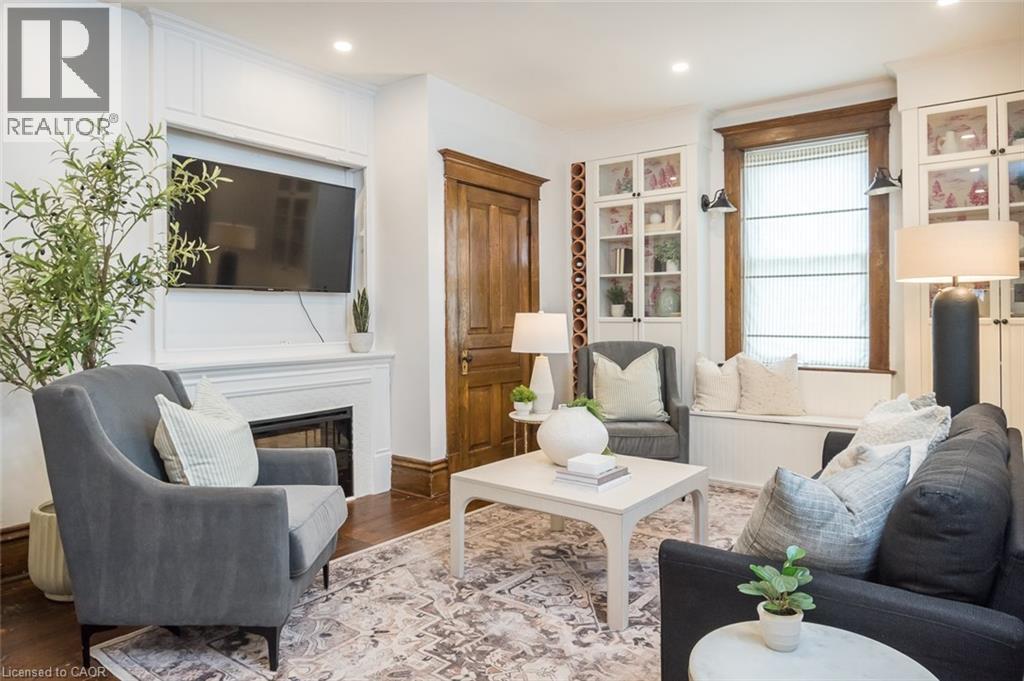 207 WATERLOO Street N thumbnail 4