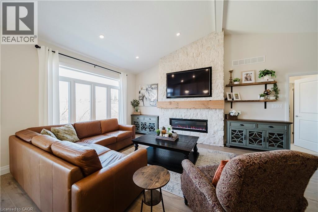 300 SNYDER'S Road E Unit# 12 thumbnail 5