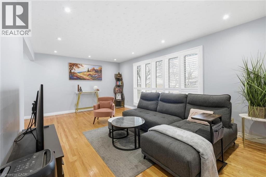 364 ROSELAWN Place thumbnail 5