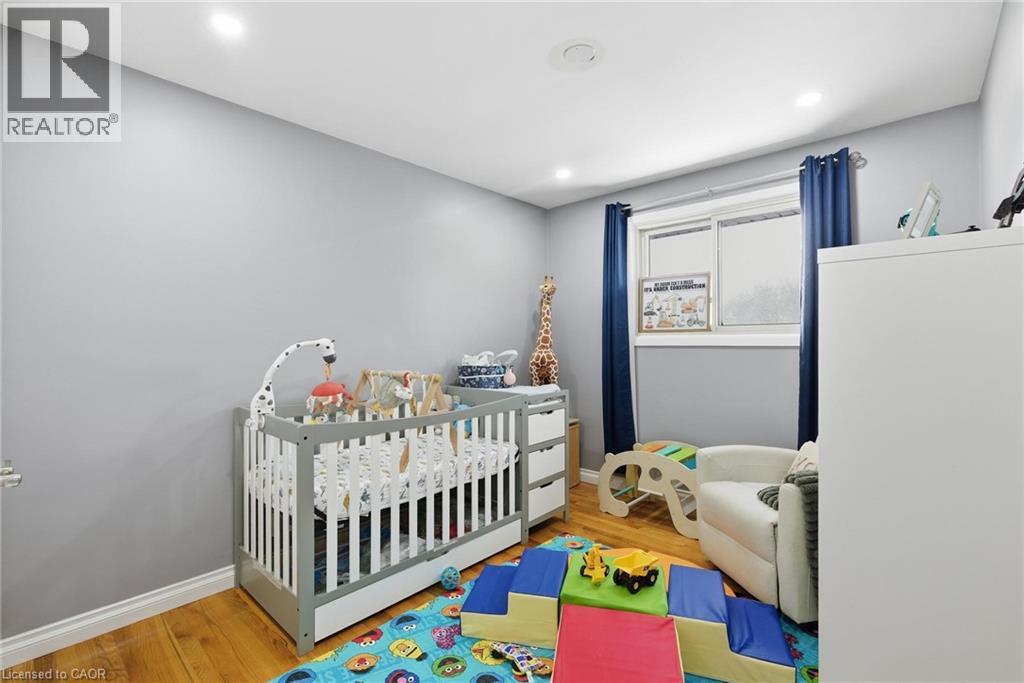 364 ROSELAWN Place thumbnail 17