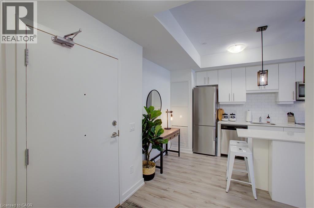 243 NORTHFIELD Drive E Unit# 208 thumbnail 8