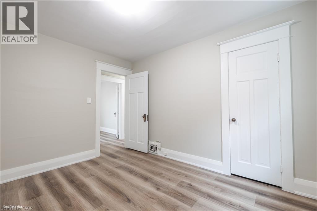 175 REGINA Street N thumbnail 15