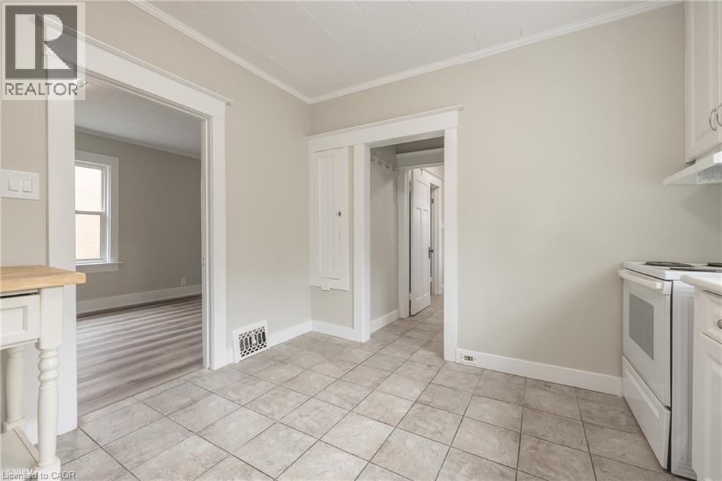 175 REGINA Street N thumbnail 5