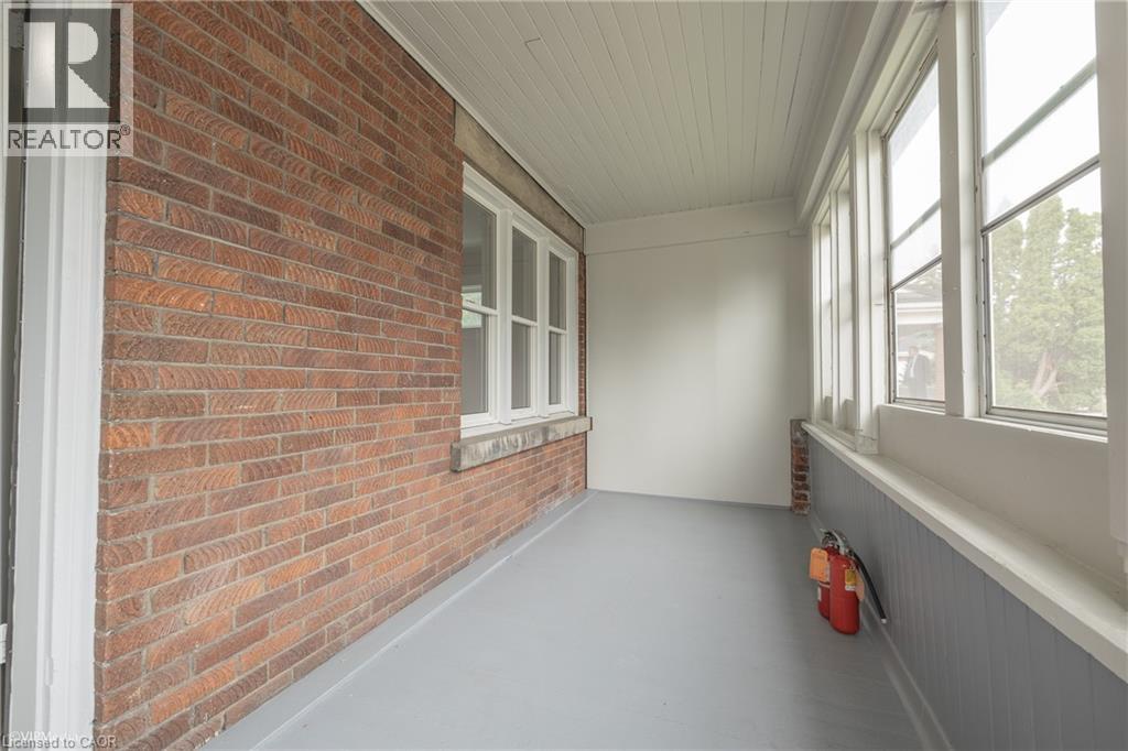 175 REGINA Street N thumbnail 22