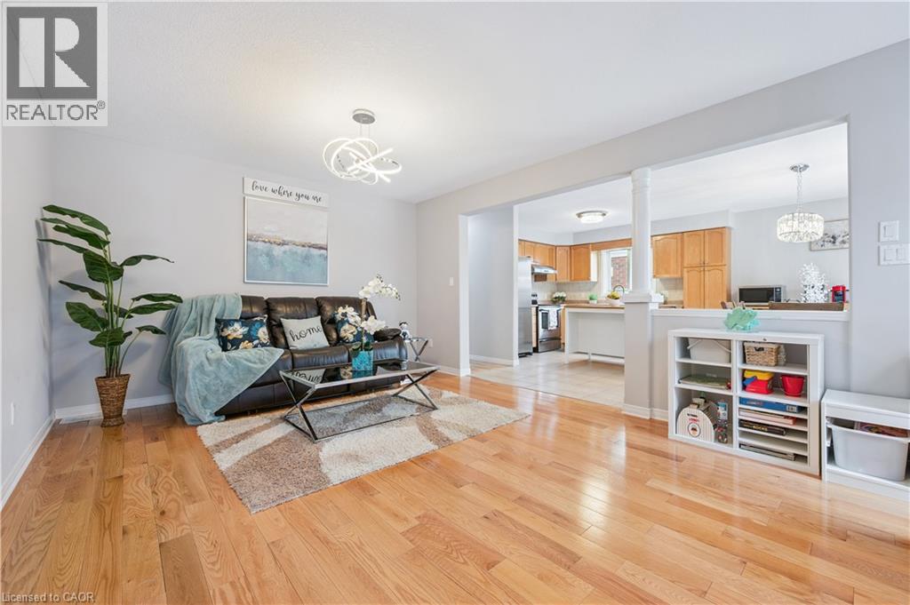 202 SLEAFORD Street thumbnail 12