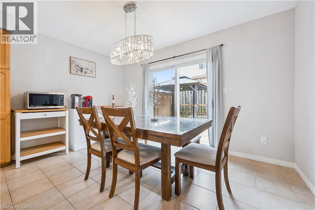 202 SLEAFORD Street thumbnail 13