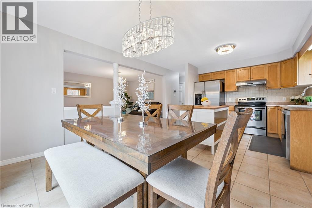 202 SLEAFORD Street thumbnail 14