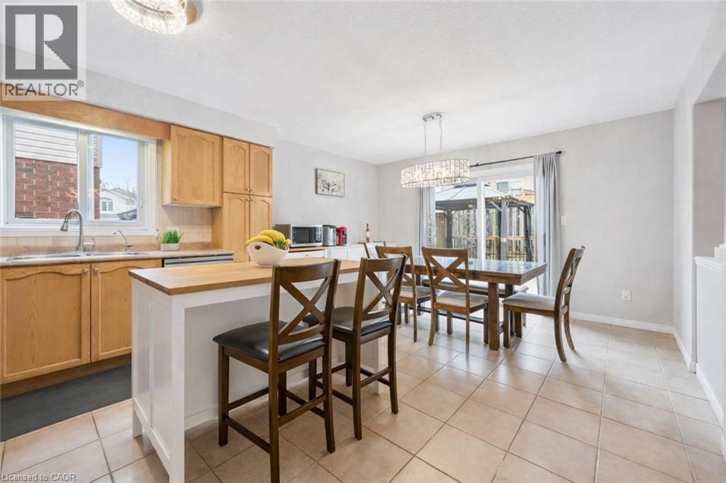 202 SLEAFORD Street thumbnail 17