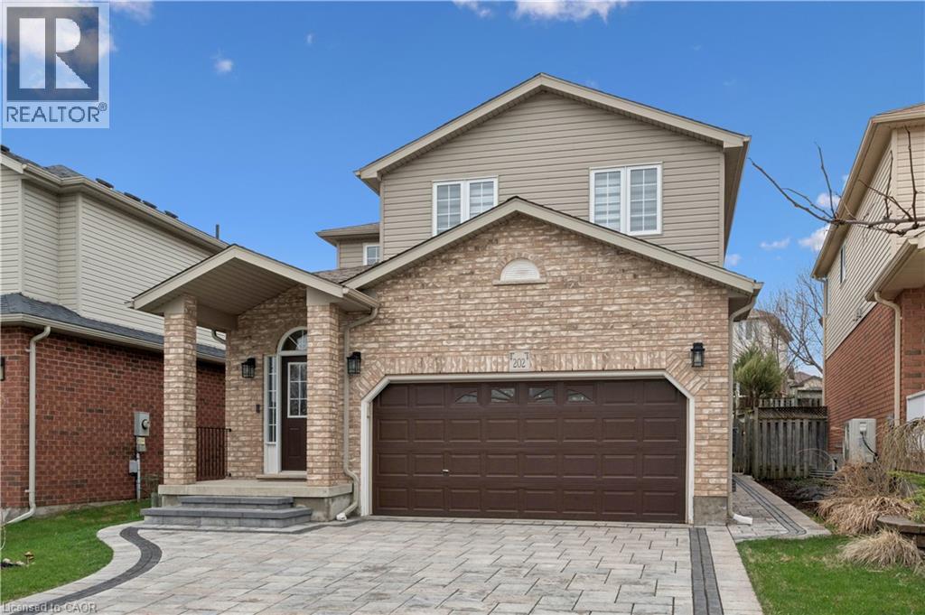 202 SLEAFORD Street thumbnail 2